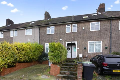 2 bed property, in Downham Way, £440,000