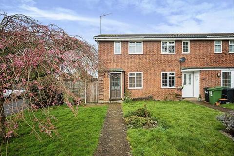 2 bed property, in Sovereigns Way, £350,000