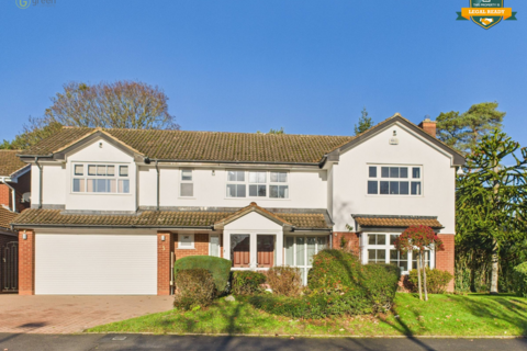 4 bed property, in Sir Alfreds Way, £825,000