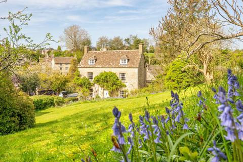 3 bed property, in Thompsons Hill, £750,000