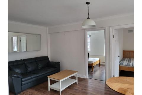 2 bed property, in Park West Place, £539,000