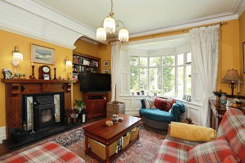 5 bed property, in Crewe Road, £650,000