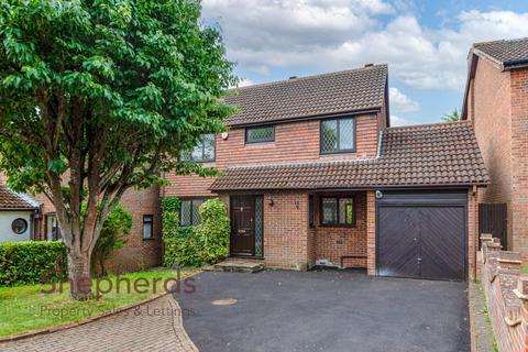 4 bed property, in Badgers Croft, £649,995