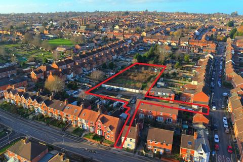 Studio, in Victoria Road, £450,000