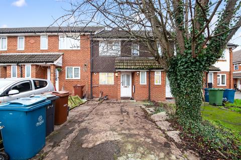 3 bed property, in Briary Grove, £475,000
