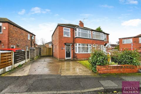 3 bed property, in Deane Avenue, £365,000