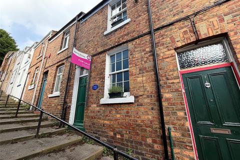 2 bed property, in Spreight Lane Steps, £154,500