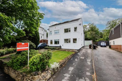 3 bed property, in Hillcrest Rise, £375,000