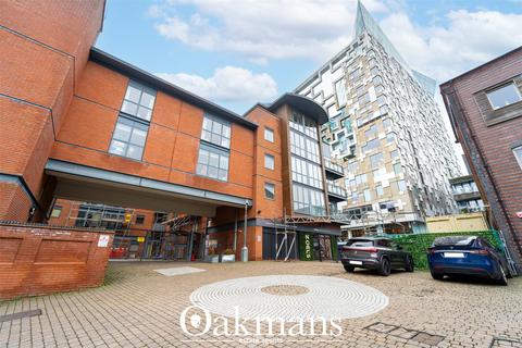 2 bed property, in Waterfront Walk, £280,000