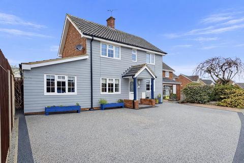 4 bed property, in Maylands Drive, £550,000