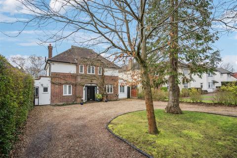 5 bed property, in Watling Knoll, £1,775,000