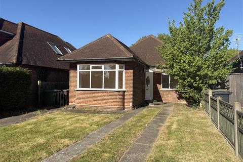 3 bed property, in Longacres, £750,000