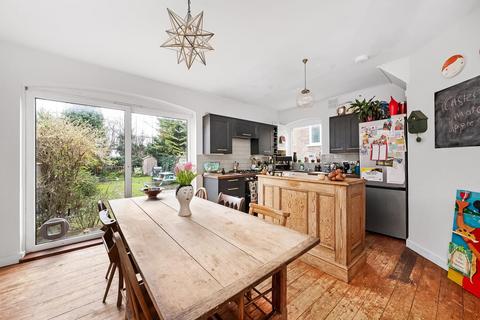 5 bed property, in Norwood Park Road, £850,000