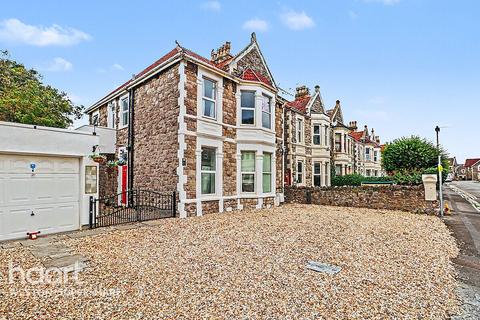 2 bed property, in Milburn Road, £175,000
