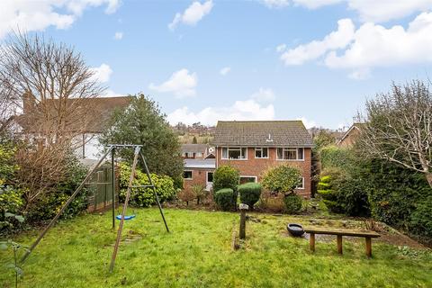 4 bed property, in Fairdene Road, £675,000