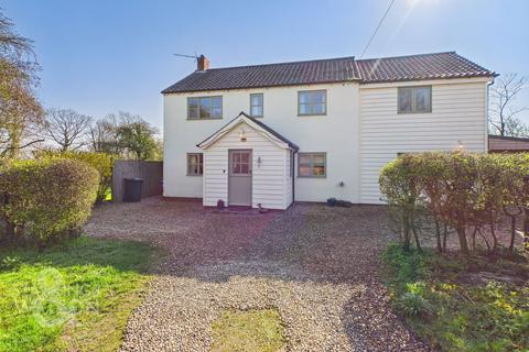 4 bed property, in Clarkes Lane, £575,000