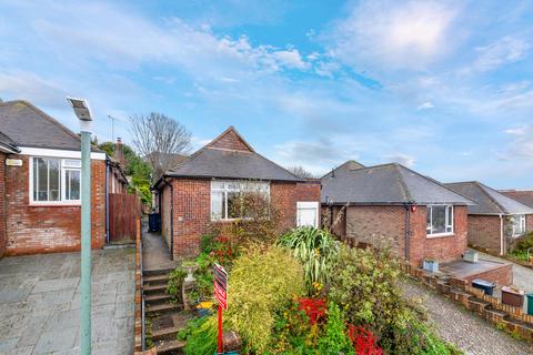 3 bed property, in Charles Close, £495,000