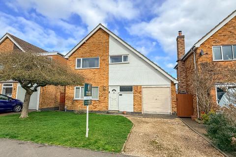 3 bed property, in Penclose Road, £305,000