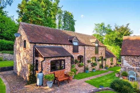 4 bed property, in Benthall, £800,000