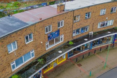 3 bed property, in Hobs Moat Road, £175,000
