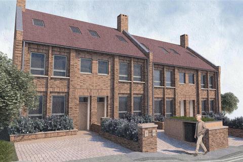4 bed property, in Station Road, £600,000