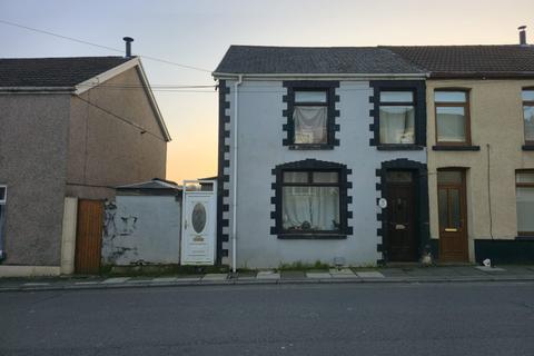 3 bed property, in Bridgend Road, £165,000