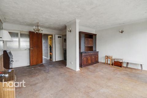 3 bed property, in St Vincents Road, £170,000