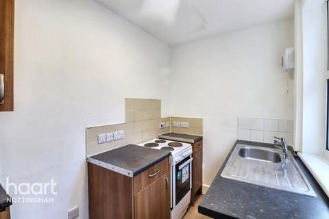 3 bed property, in Hendon Rise, £140,000