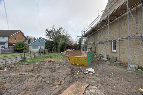 Studio, in Marsworth Road, £200,000