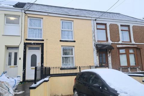 3 bed property, in Llandeilo Road, £125,000