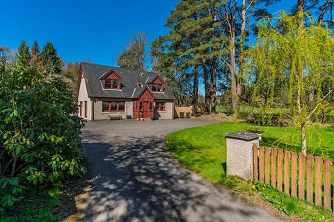 5 bed property, in Tanglewood, £435,000