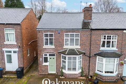 3 bed property, in Lodge Hill Road, £335,000