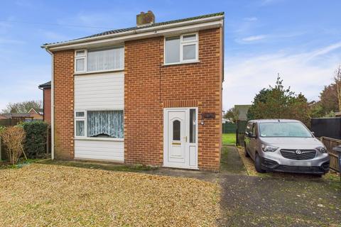 3 bed property, in Thorpe Road, £210,000