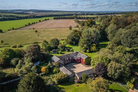 8 bed property, in Crawley, £2,650,000