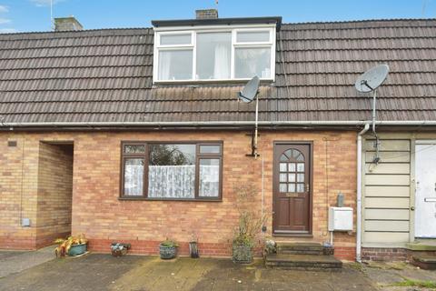 3 bed property, in Kenyon Road, £120,000
