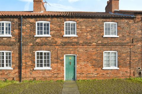2 bed property, in Redbourne Street, £75,000