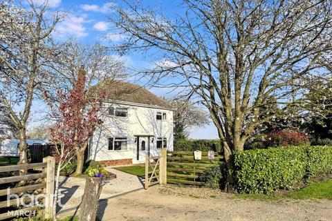 3 bed property, in Fallow Corner Drove, £1,100,000