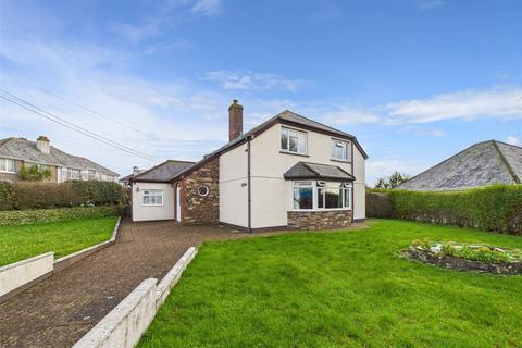 3 bed property, in Cleavelands, £575,000