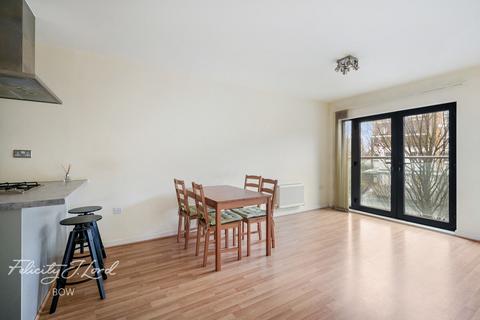 1 bed property, in Park View Court, £250,000