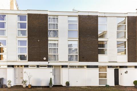 4 bed property, in Hornby Close, £1,850,000