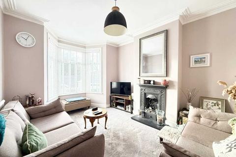 3 bed property, in Southend on Sea SS1, £379,995