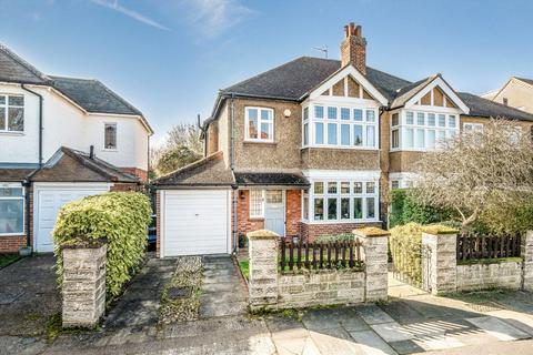 3 bed property, in St. James's Avenue, £1,100,000