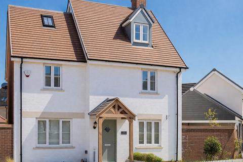 5 bed property, in Bonaire Grange, £450,000