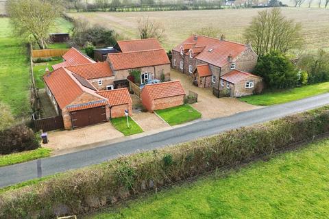 9 bed property, in South Fen Road, £1,100,000