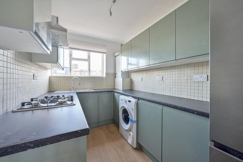 4 bed property, in Aubyn Square, £350,000
