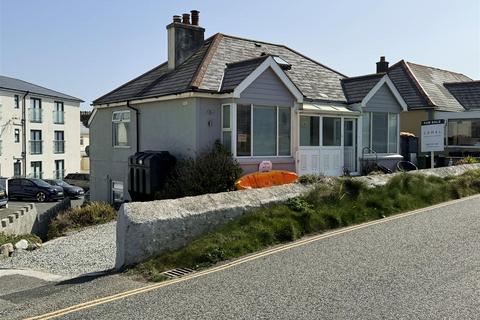 3 bed property, in Tywarnhayle Road, £450,000