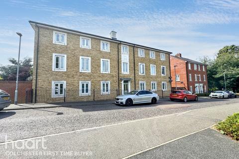 2 bed property, in Ypres Road, £165,000