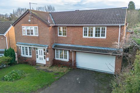 5 bed property, in King George Croft, £500,000