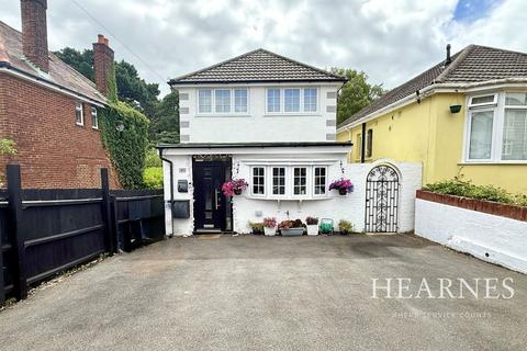 3 bed property, in Pine Vale Crescent, £425,000
