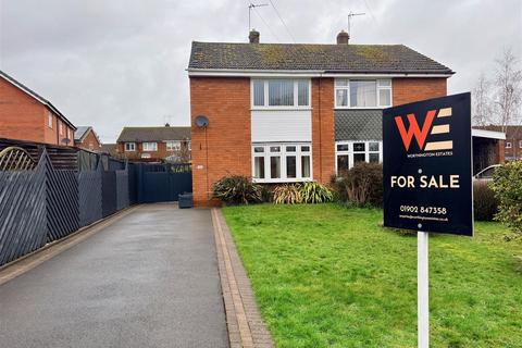 3 bed property, in Cherry Tree Gardens, £274,000